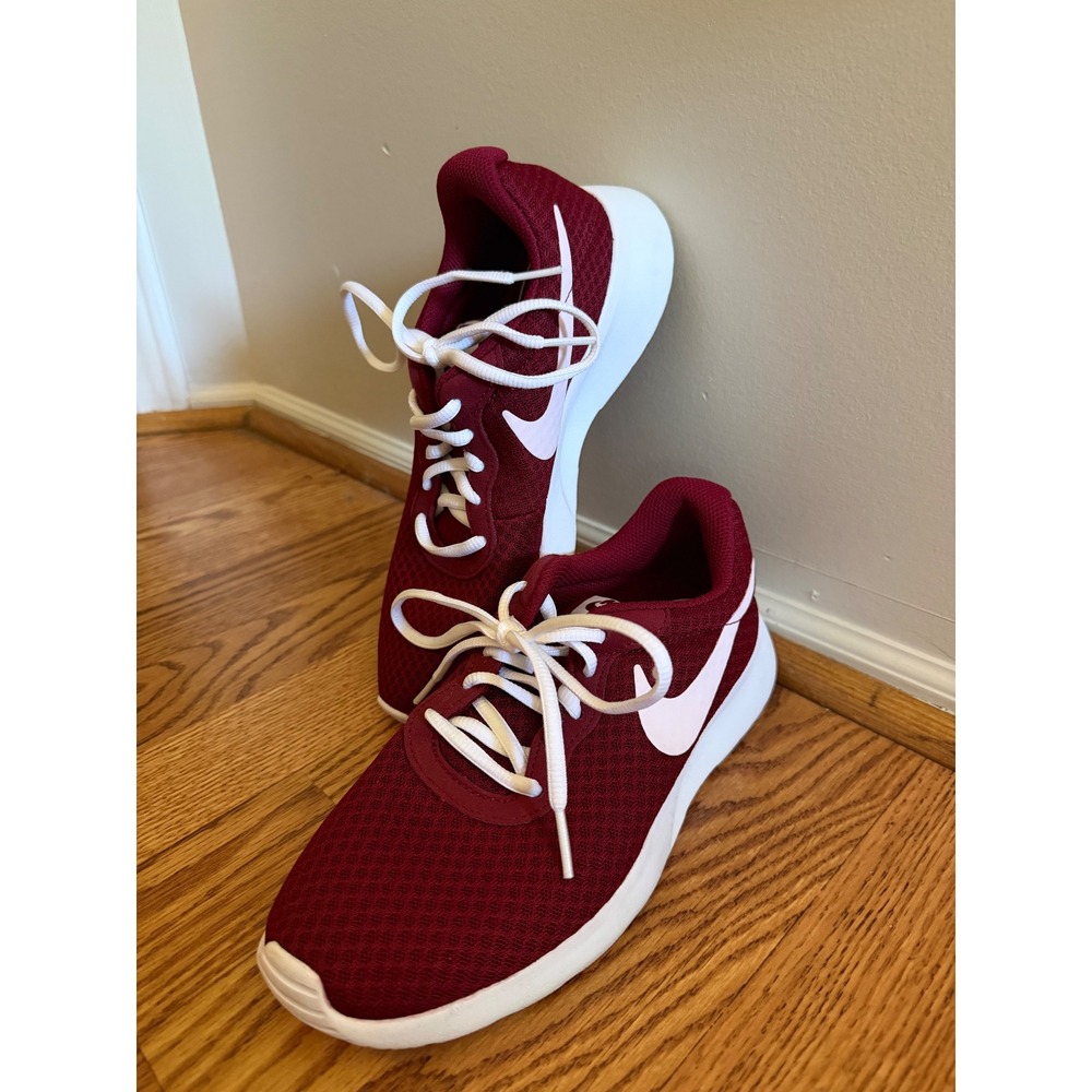 Nike Tanjun Womens Running Shoes Burgundy Maroon White 812655-604 Size 6.5